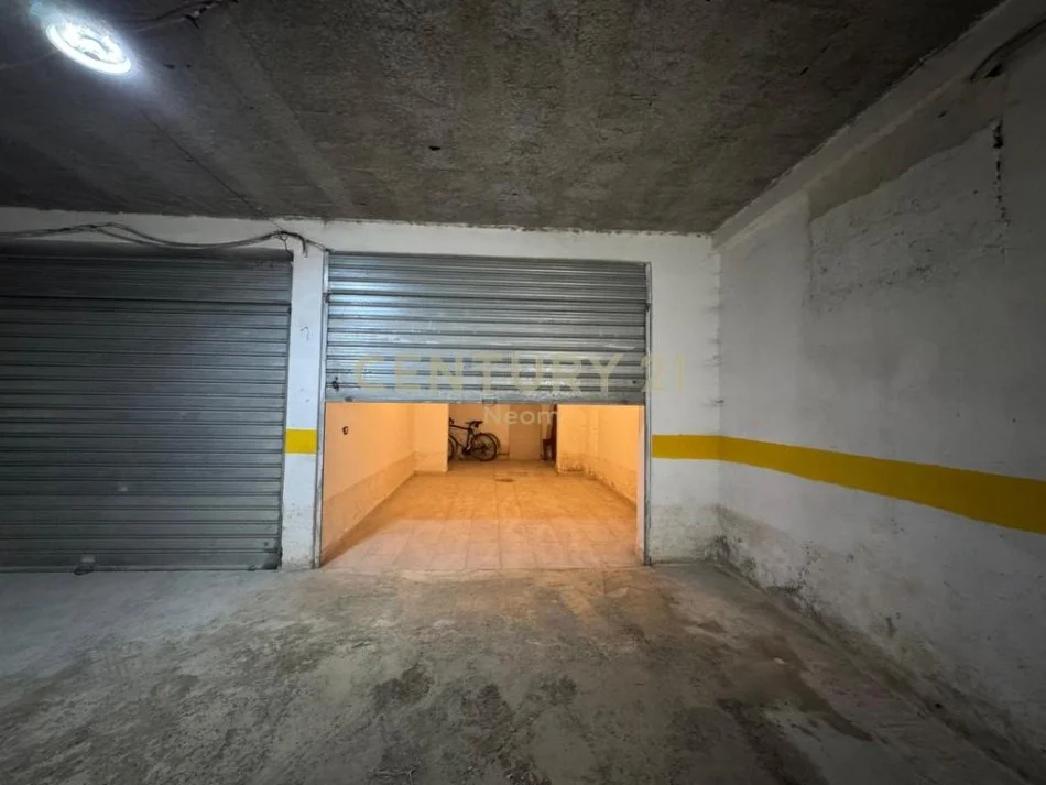 Tirane, jepet me qera apartament 2+1+Aneks+Ballkon Kati 5, 98 m² 1.000 € (Neom118325)