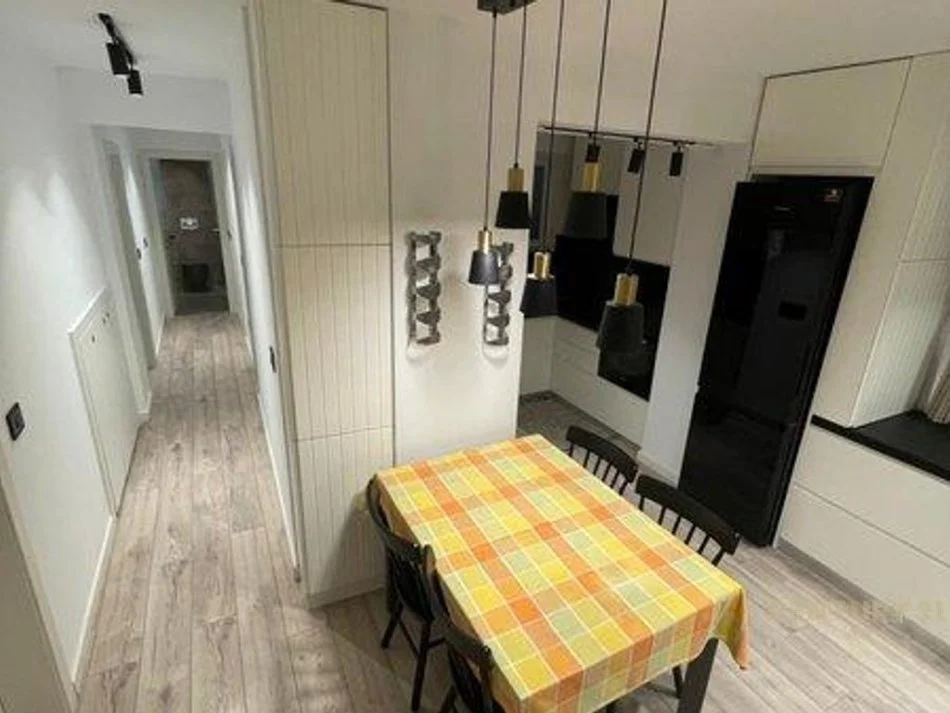 Tirane, shitet apartament 3+1+Ballkon Kati 3, 130 m² 280.000 € (rruga e durresit)