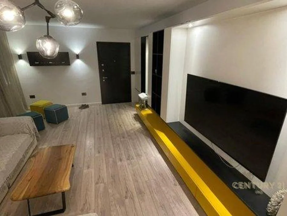 Tirane, shitet apartament 3+1 Kati 3, 129 m² 280.000 € 