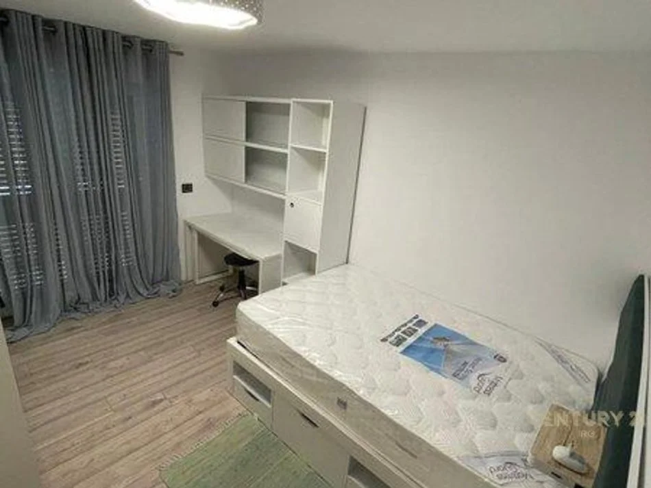 Tirane, shitet apartament 3+1 Kati 3, 129 m² 280.000 € (RRUGA E DURRESIT)