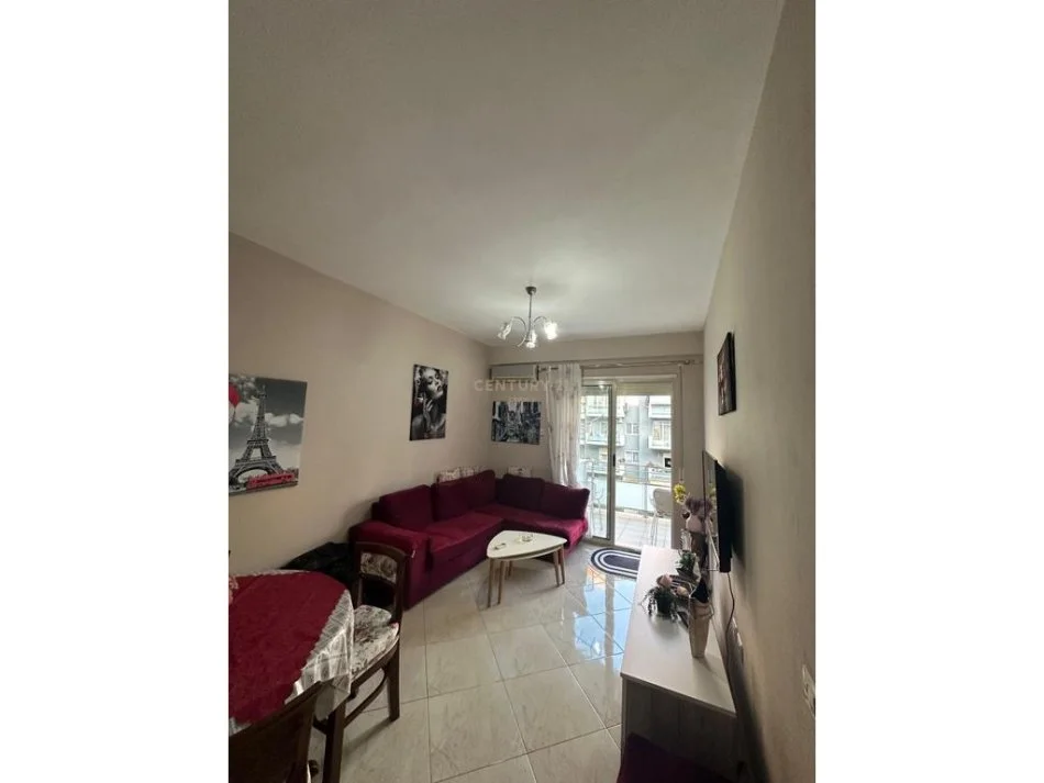 Tirane, jepet me qera apartament 1+1 Kati 5, 60 m² 500 € 
