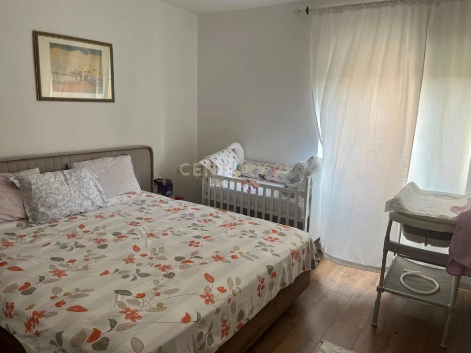 Tirane, shitet apartament 2+1 Kati 3, 80 m² 155.000 € (Materniteti i Ri)