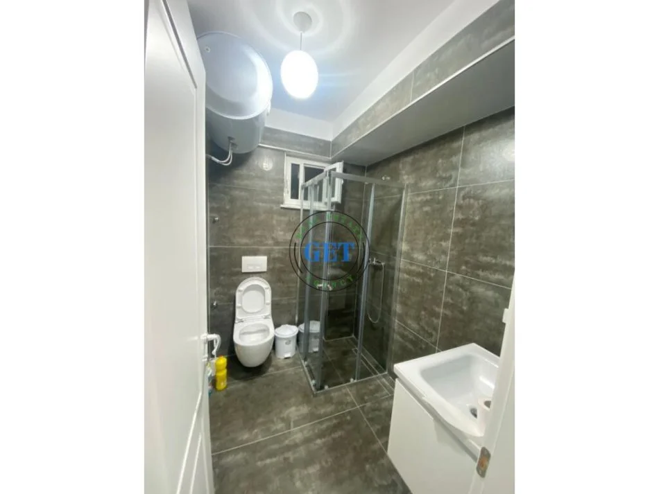 Durres, jepet me qera apartament 2+1+Ballkon Kati 3, 120 m² 350 € (lagja 17 Durres)