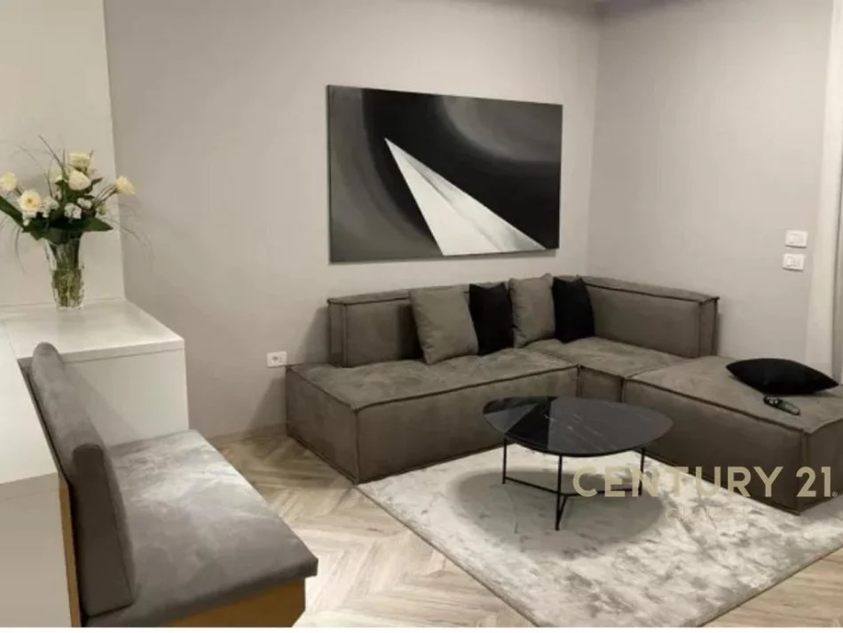 Tirane, jepet me qera apartament 1+1 Kati 6, 77 m² 1.000 € (Rruga e Kavajes)