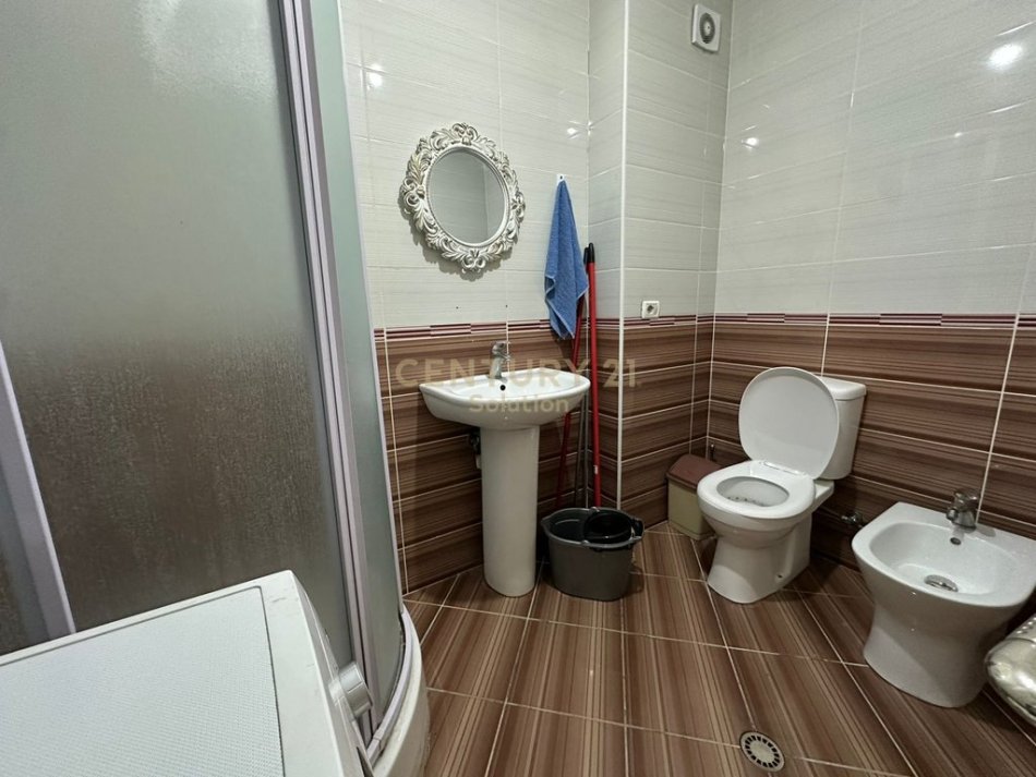 Tirane, shitet apartament 2+1+Ballkon Kati 6, 114 m² 170.000 €