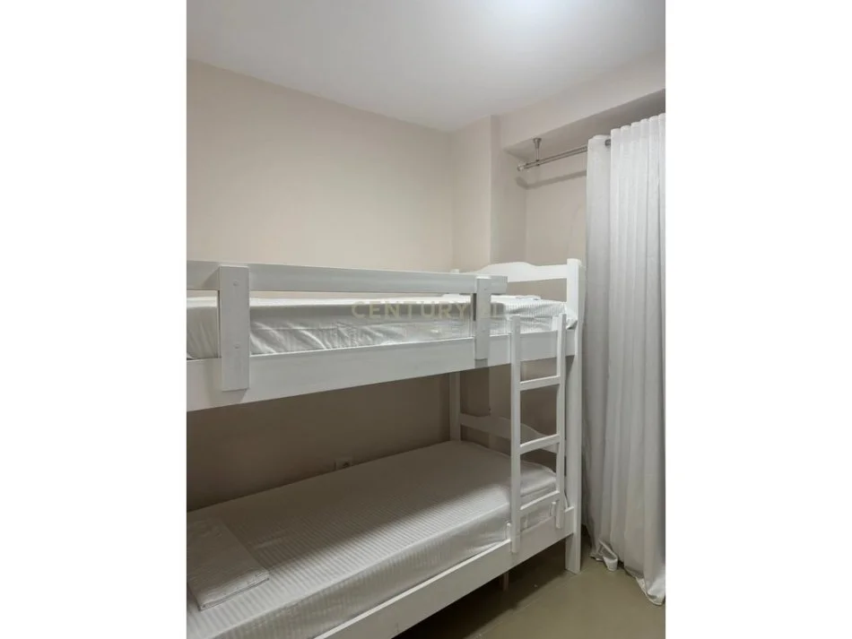 Durres, jepet me qera apartament 2+1+Ballkon Kati 5, 400 € (plazh hekurudha)