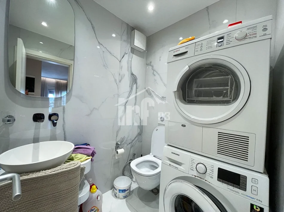 Tirane, jepet me qera apartament 2+1 Kati 5, 95 m² 950 € (RRUGA E “DIBRES”, TE SELVIA)