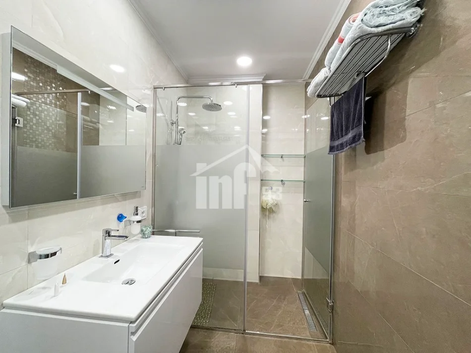 Tirane, jepet me qera apartament 2+1 Kati 5, 95 m² 950 € (RRUGA E “DIBRES”, TE SELVIA)