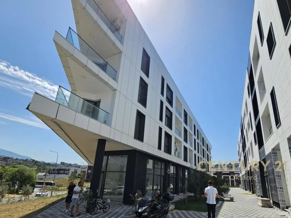 Tirane, jap me qera apartament 2+1+2 + POST PARKIMI , 130 m² 1.000 € (LIQENI I THATE)