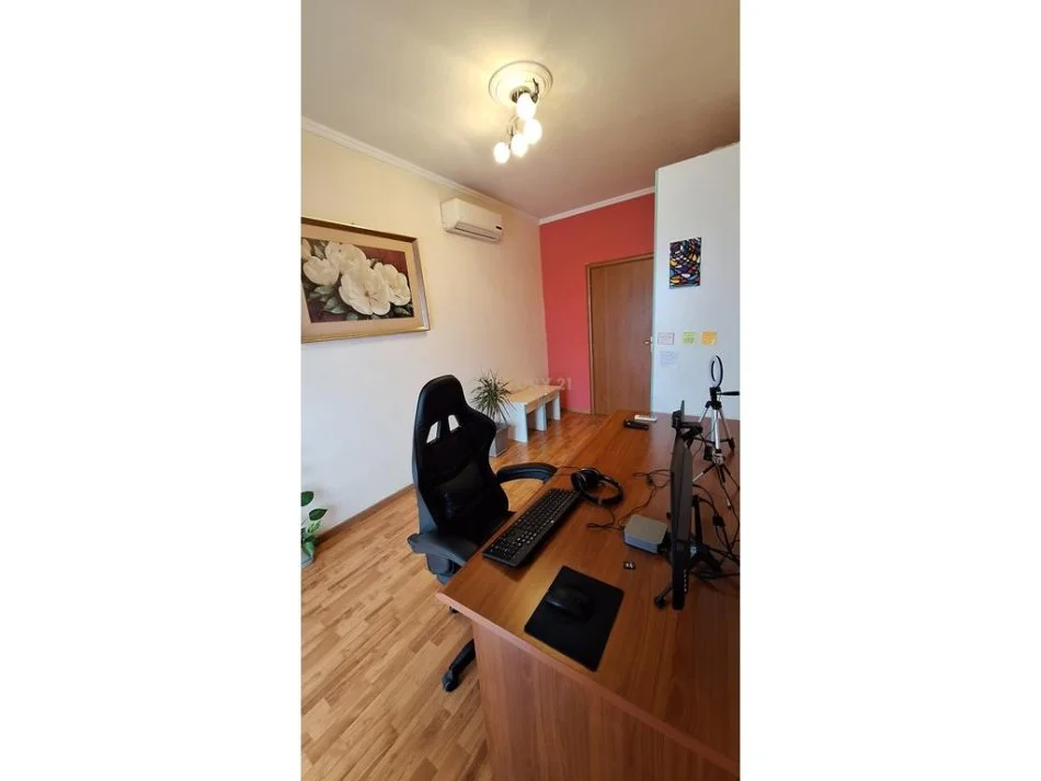 Tirane, jepet me qera apartament 3+1 Kati 11, 171 m² 700 € (Bulevardit Bajram Curri (zona e Brrylit))