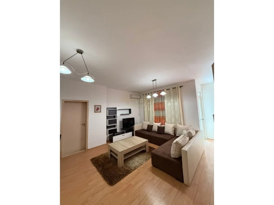 Tirane, jap me qera apartament 2+1 , 105 m² 650 € (Kopshti Zoologjik)