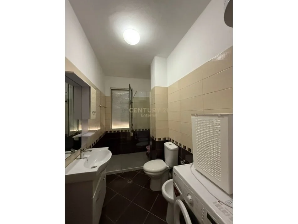 Tirane, jap me qera apartament 2+1 , 105 m² 650 € (Kopshti Zoologjik)