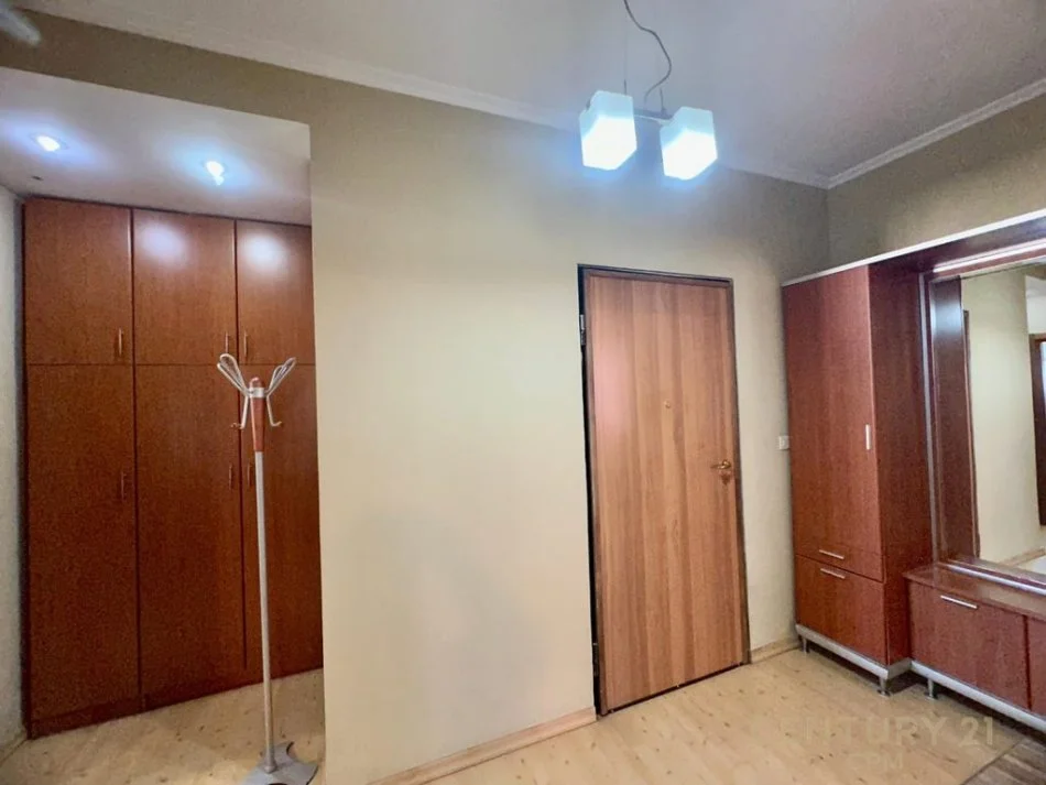 Tirane, jap me qera apartament 2+1+Ballkon , 103 m² 800 € (KOMUNA E PARISIT)