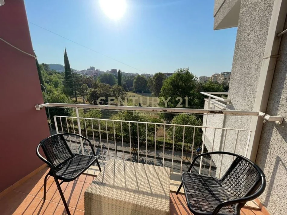 Tirane, jepet me qera apartament 2+1+Aneks+Ballkon Kati 2, 125 m² 900 € (Neom118846)