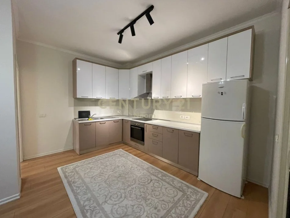 Tirane, jepet me qera apartament 2+1+Aneks+Ballkon Kati 2, 125 m² 900 € (Neom118846)