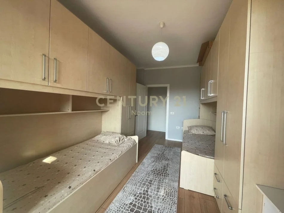 Tirane, jepet me qera apartament 2+1+Aneks+Ballkon Kati 2, 125 m² 900 € (Neom118846)