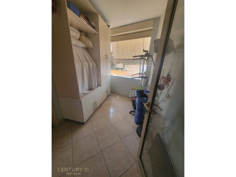 Tirane, jap me qera apartament 2+1 , 94 m² 750 € (Liqeni i Tiranes)