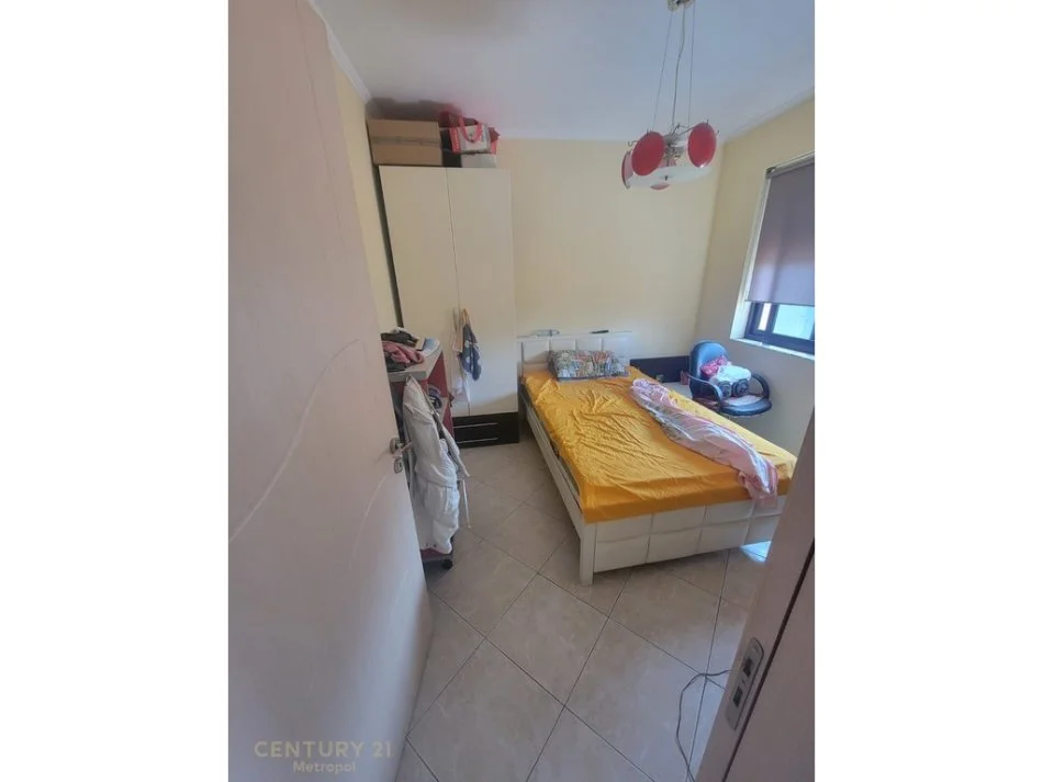 Tirane, jap me qera apartament 2+1 , 94 m² 750 € (Liqeni i Tiranes)