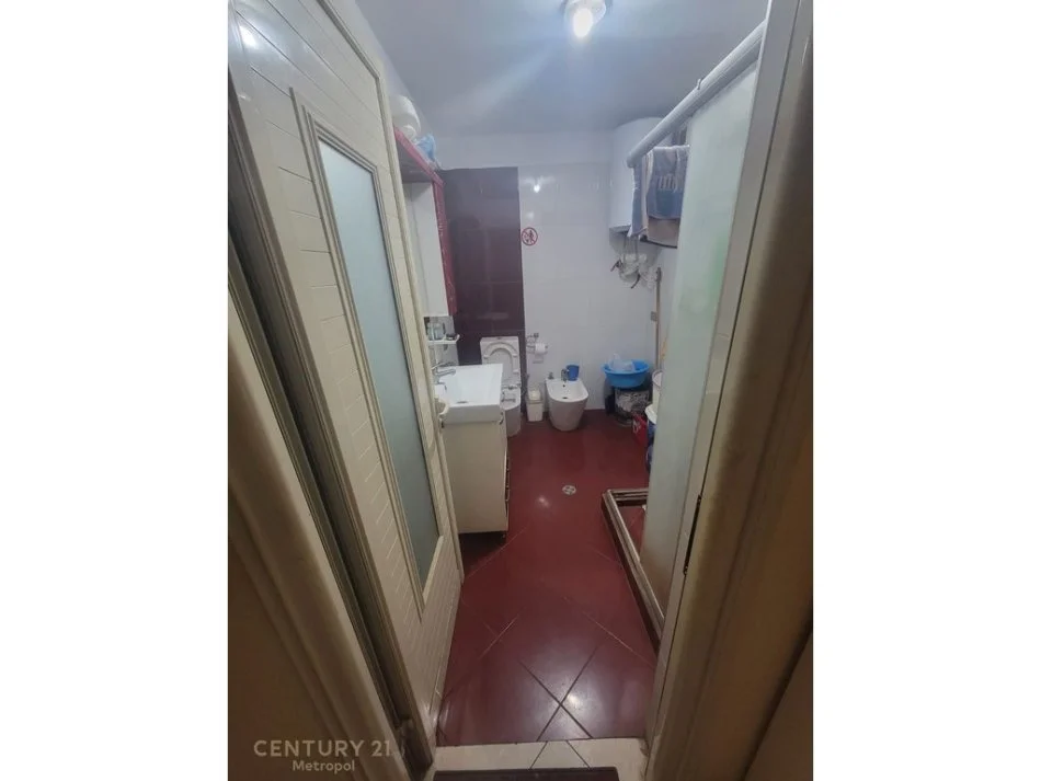 Tirane, jap me qera apartament 2+1 , 94 m² 750 € (Liqeni i Tiranes)