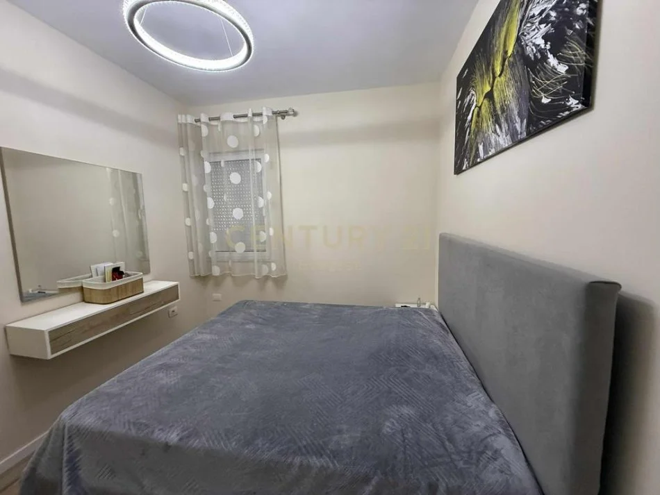 Tirane, shes apartament 1+1+Ballkon , 68 m² 165.000 € (KOMUNA E PARISIT)