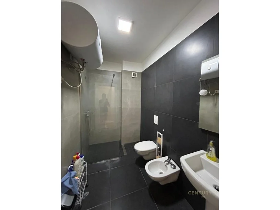 Tirane, jap me qera apartament 2+1 , 110 m² 1.200 € (KODRA E DIELLIT)