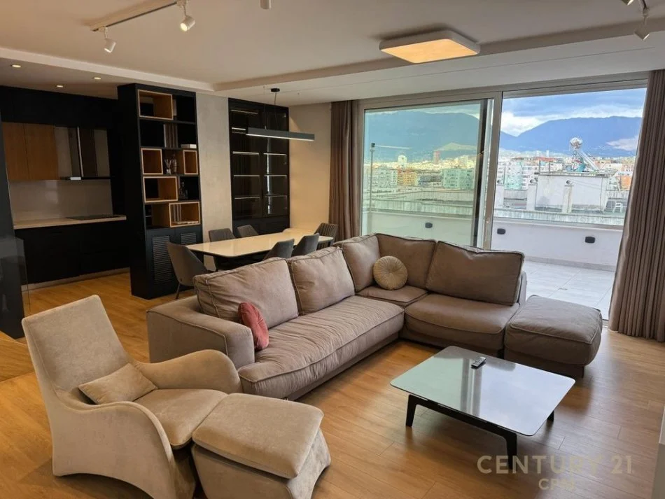 Tirane, jepet me qera apartament duplex Dublex Kati 6, 184 m² 2.000 € 