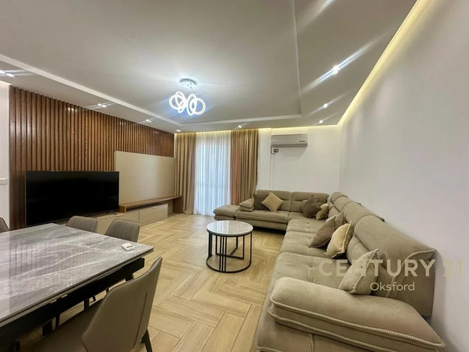 Tirane, jepet me qera apartament 2+1 Kati 4, 100 m² 800 € (Mozaiku i Tiranes)