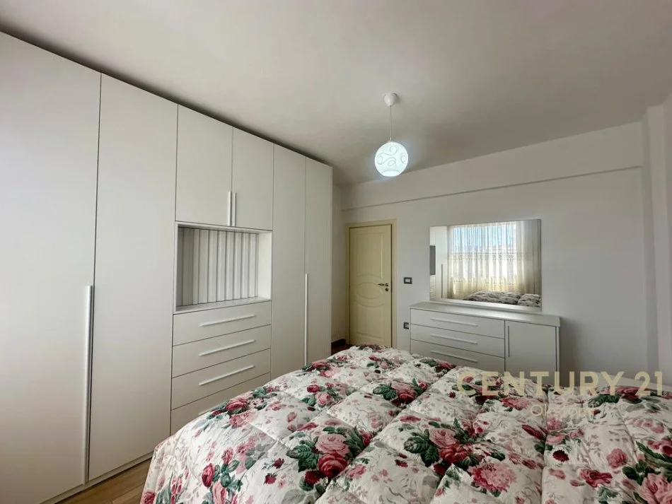 Tirane, jepet me qera apartament 2+1 Kati 4, 100 m² 800 € (Mozaiku i Tiranes)