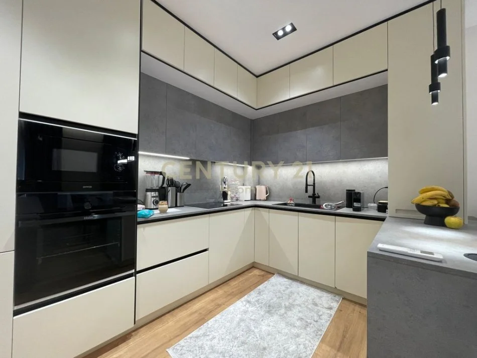 Tirane, shitet apartament 2+1+Ballkon Kati 1, 121 m² 369.000 € (Liqeni i Thate)