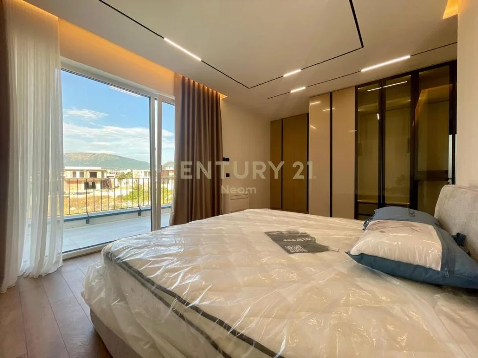 Tirane, jepet me qera Vile 3 Katshe Kati 3, 425 m² 4.000 € (Forest Residence, Liqeni i Thate)