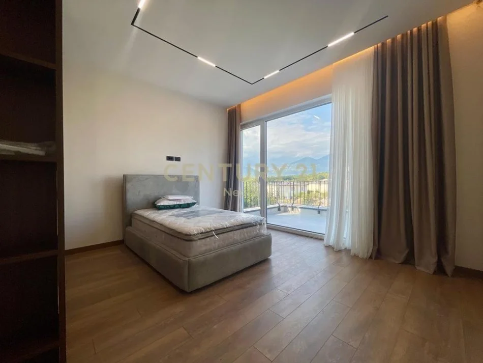 Tirane, jepet me qera Vile 3 Katshe Kati 3, 425 m² 4.000 € (Forest Residence, Liqeni i Thate)