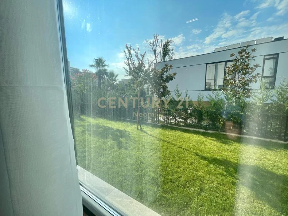 Tirane, jepet me qera Vile 3 Katshe Kati 3, 425 m² 4.000 € (Forest Residence, Liqeni i Thate)