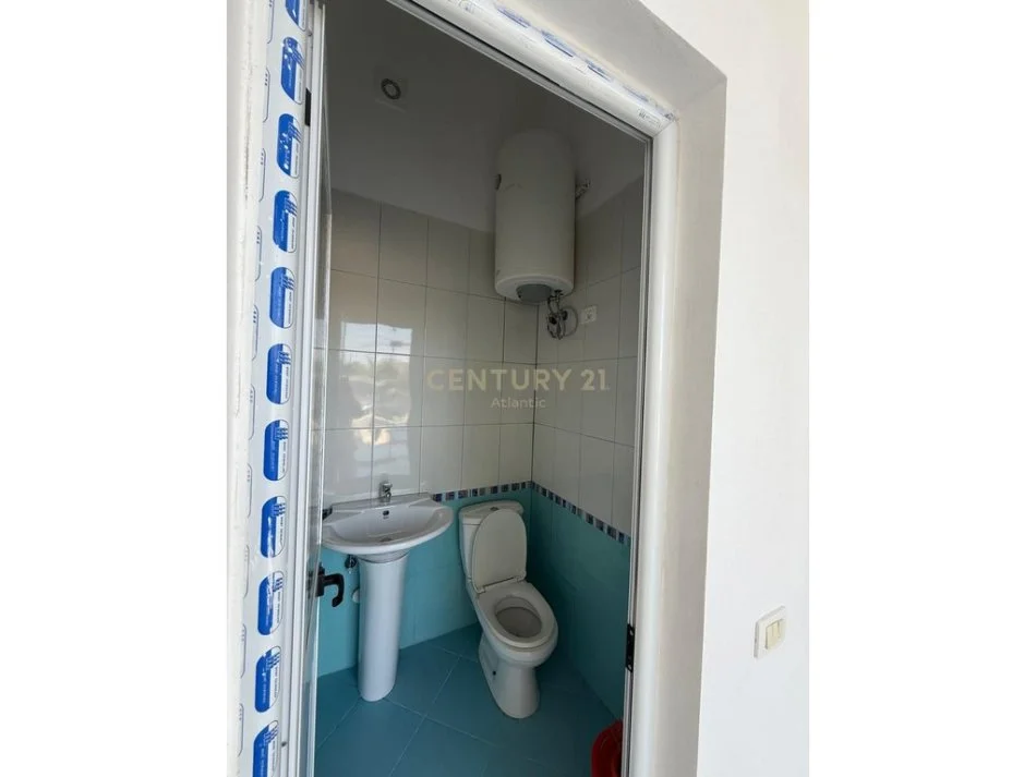 Durres, jepet me qera apartament 1+1+Ballkon Kati 1, 53 m² 400 € (plazh hekuerudha)