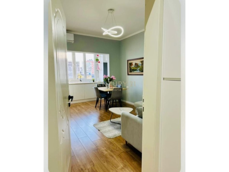 Tirane, shitet apartament 2+1+Aneks+Ballkon Kati 5, 117 m² 210.000 € 