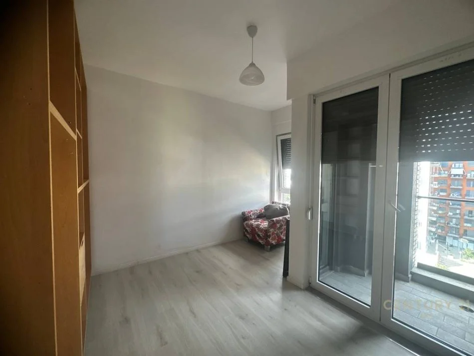 Tirane, jepet me qera apartament 2+1 Kati 7, 98 m² 650 € 
