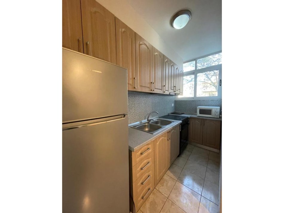 Tirane, jepet me qera apartament 2+1 Kati 3, 85 m² 600 € (Ish Stacioni i Trenit , Rr. Karl Gega)