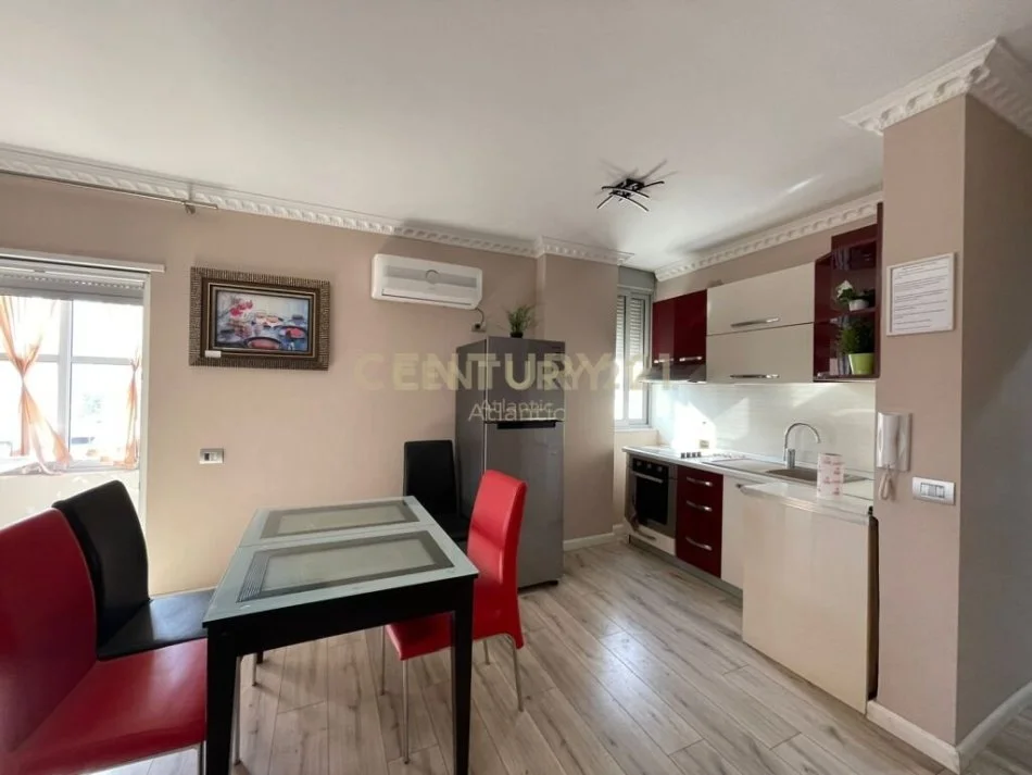 Durres, jepet me qera apartament 1+1 Kati 2, 70 m² 400 € (PLAZH RROTA KUQE)