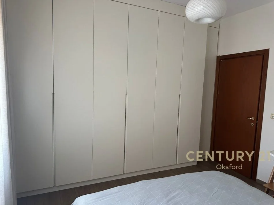 Tirane, jepet me qera apartament 2+1 Kati 4, 74 m² 800 € (MYSLYM SHYRI)