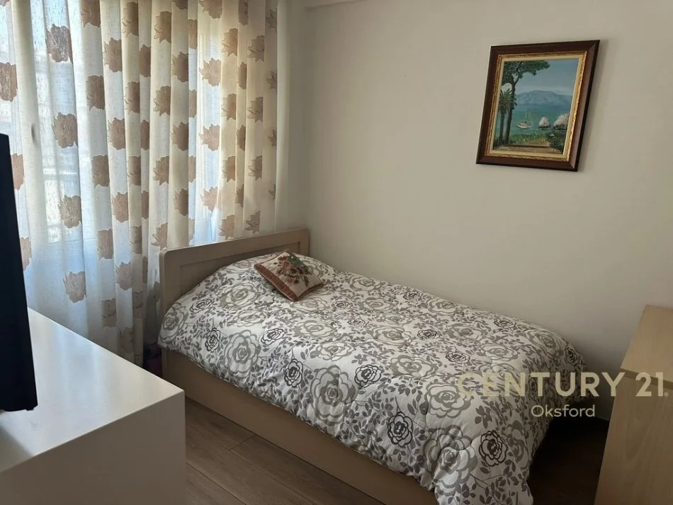 Tirane, jepet me qera apartament 2+1 Kati 4, 74 m² 800 € (Myslym Shyri)