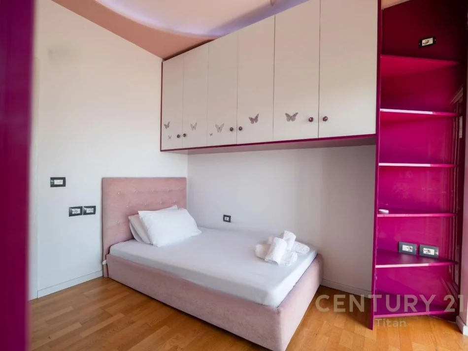 Sarande, shitet apartament 3+1 Kati 4, 123 m² 370.000 € (Qender Sarande)