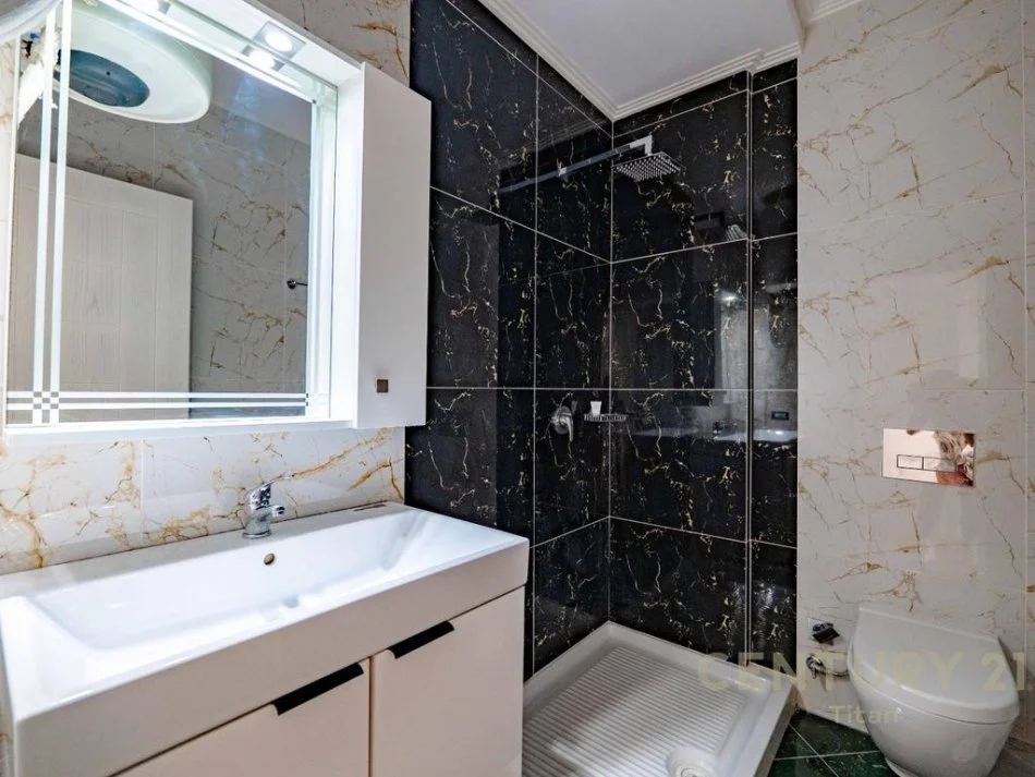 Sarande, shitet apartament 3+1 Kati 4, 123 m² 370.000 € (Qender Sarande)