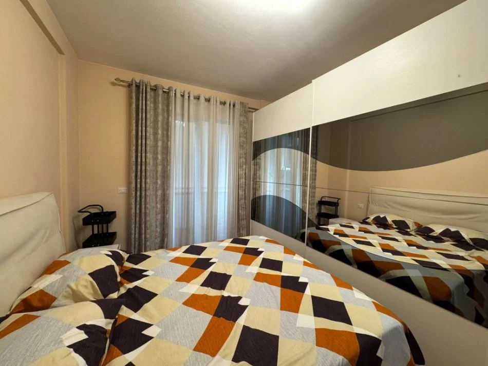 Tirane, jepet me qera apartament 2+1 Kati 2, 80 m² 600 € 