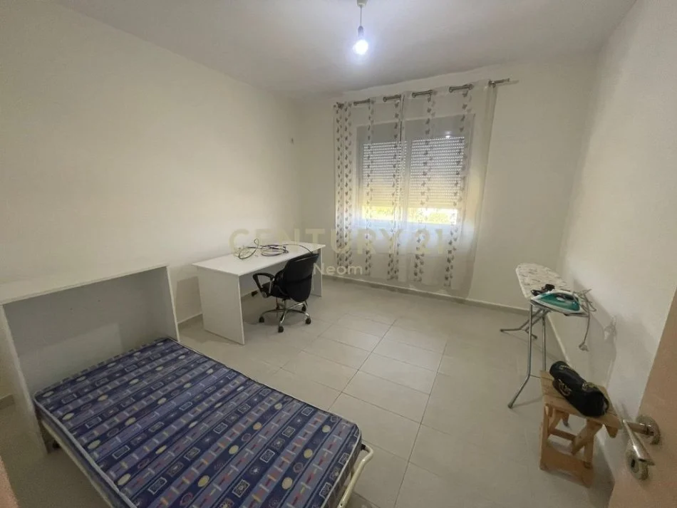 Tirane, jepet me qera apartament 2+1+Aneks+Ballkon Kati 2, 95 m² 550 € (Neom119437)