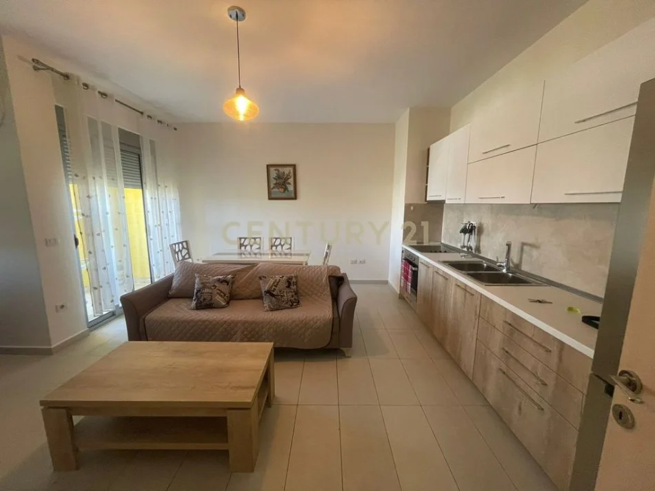 Tirane, jepet me qera apartament 2+1+Aneks+Ballkon Kati 2, 95 m² 550 € (Neom119437)