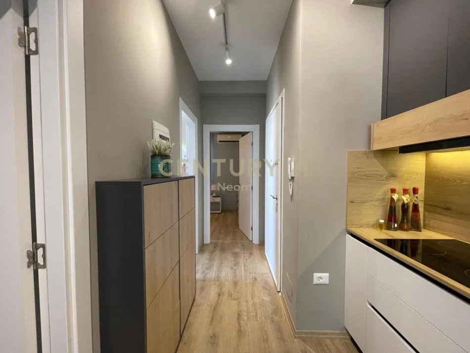 Tirane, jepet me qera apartament 2+1 Kati 11, 79 m² 800 € 