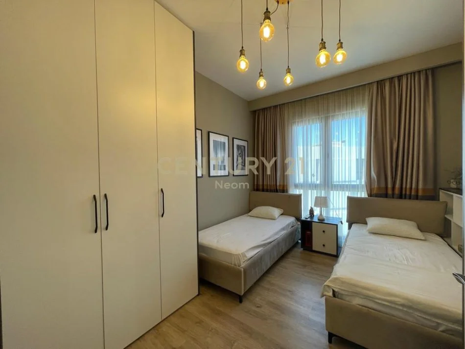 Tirane, jepet me qera apartament 2+1+Aneks+Ballkon Kati 11, 87 m² 800 € (Neom119440)