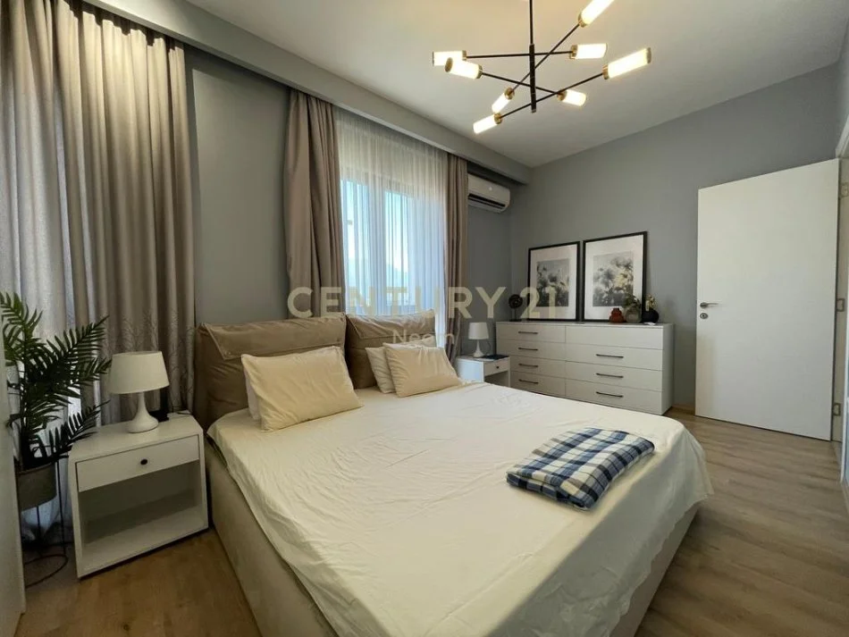 Tirane, jepet me qera apartament 2+1+Aneks+Ballkon Kati 11, 87 m² 800 € (Neom119440)