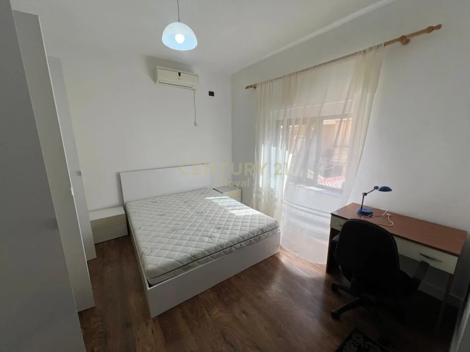 Tirane, jepet me qera apartament 2+1 Kati 2, 76 m² 700 € 