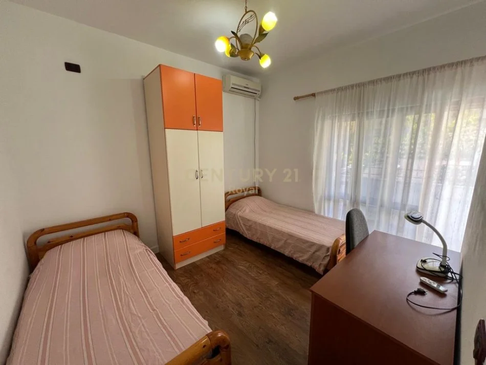 Tirane, jepet me qera apartament 2+1 Kati 2, 76 m² 700 € 