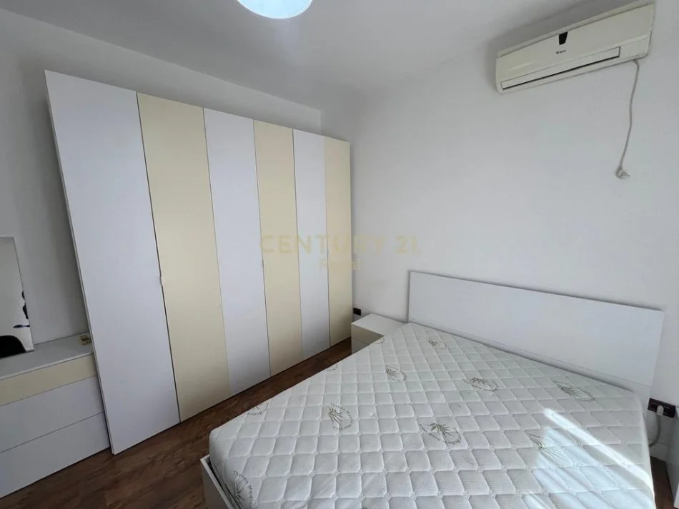 Tirane, jepet me qera apartament 2+1 Kati 2, 76 m² 700 € 